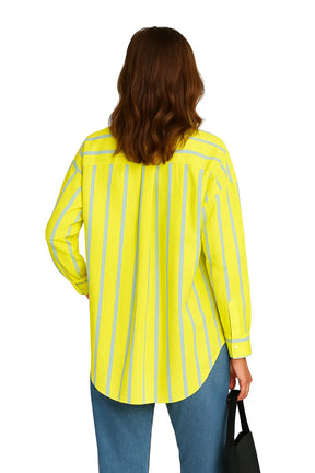 Camisa feminina listrada amarela com manga longa e gola social – modelo casual 
