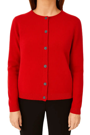 Cardigan feminino de lã merino com gola redonda, botões e caimento confortável, ideal para dias frios.