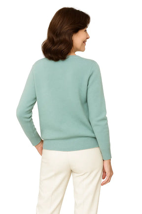 Mulher usando Cardigan Feminino em Cashmere  com Gola Redonda