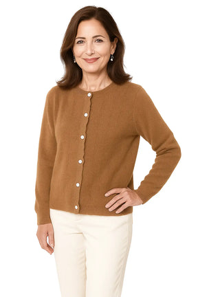 Cardigan Feminino em Lã Merino com Gola Redonda e Botões