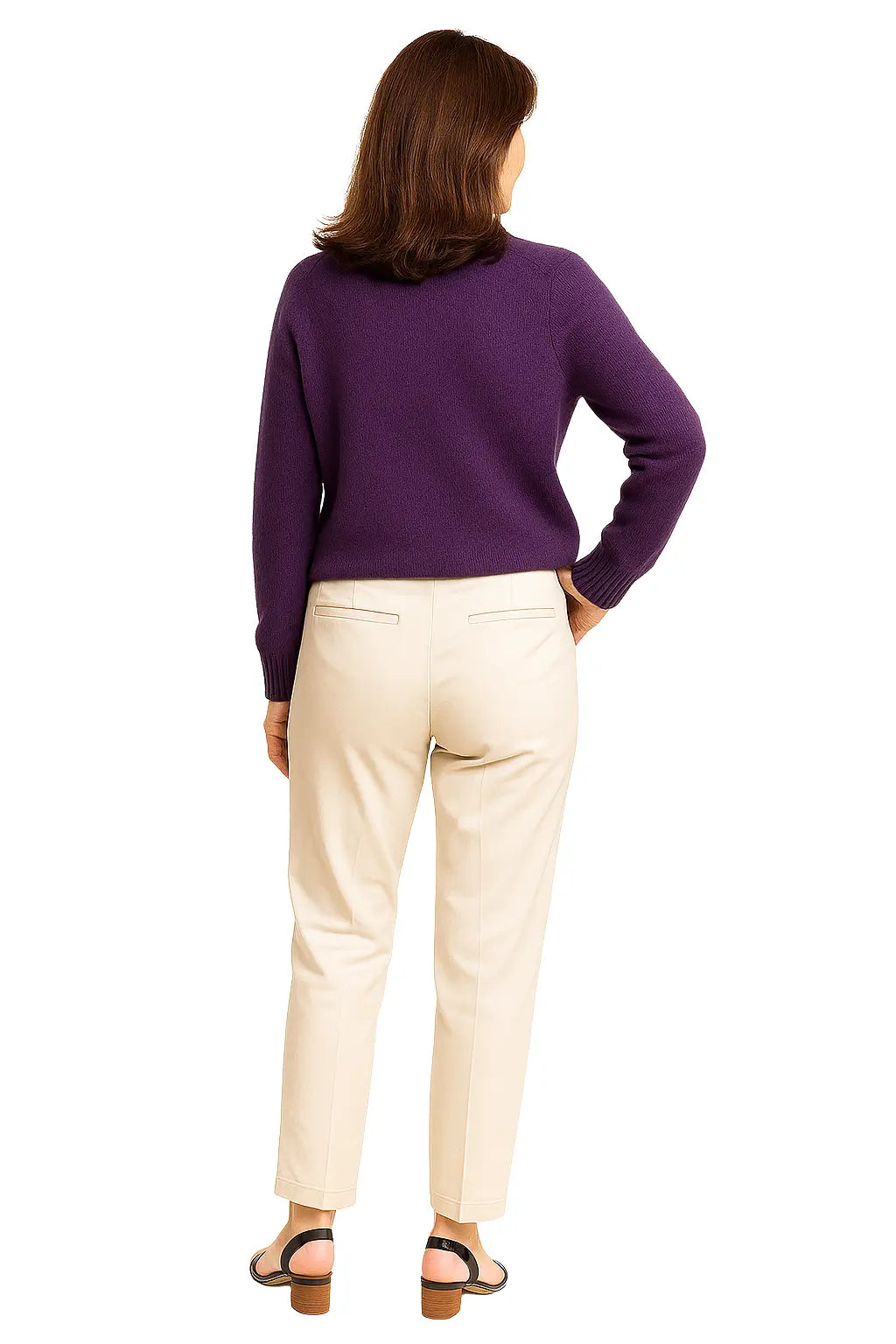 Mulher Usando Cardigan Feminino em Tricô com Botões