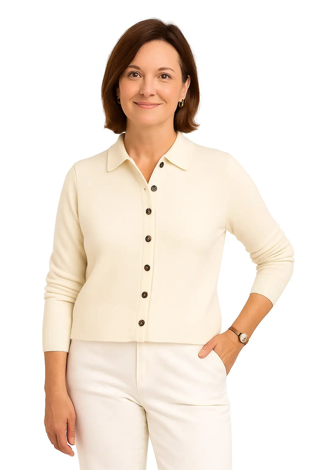 Mulher usando Cardigan Feminino em Tricô com Gola Camisa e Botões