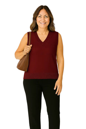 Mulher Usando Colete Feminino Basico  em Tricô com Decote V