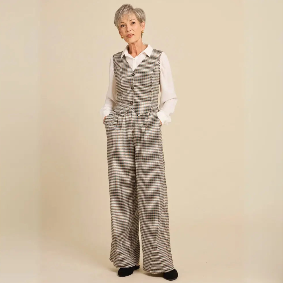 Conjunto Feminino Aurora com Colete e Calça Pantalona Moderna e caimento perfeito no corpo.