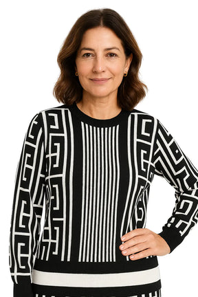 Mulher Usando Conjunto Feminino Casual em Tricô com Blusa e Calça Pantalona