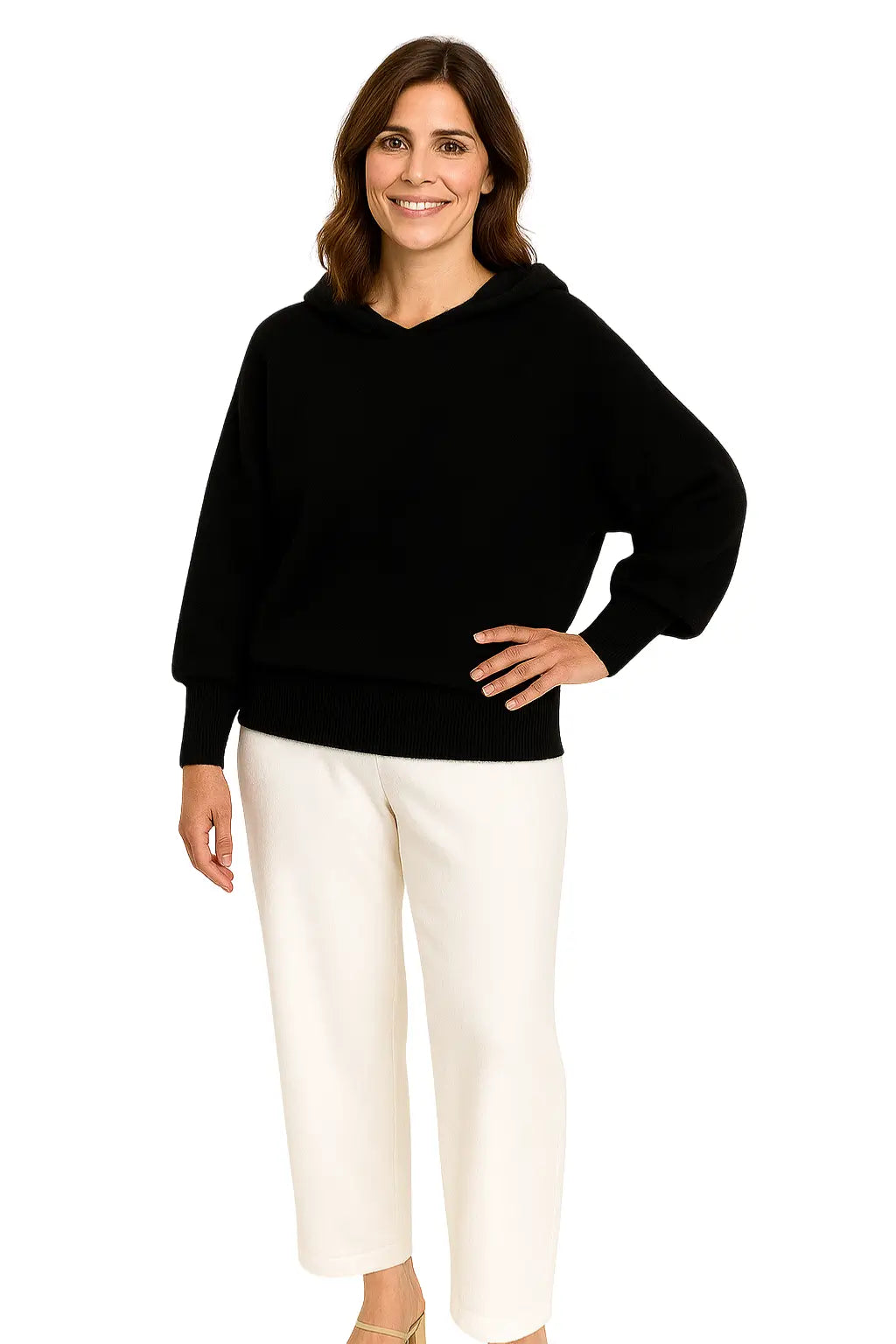Mulher Usando Suéter Feminino com Capuz em Lã Merino