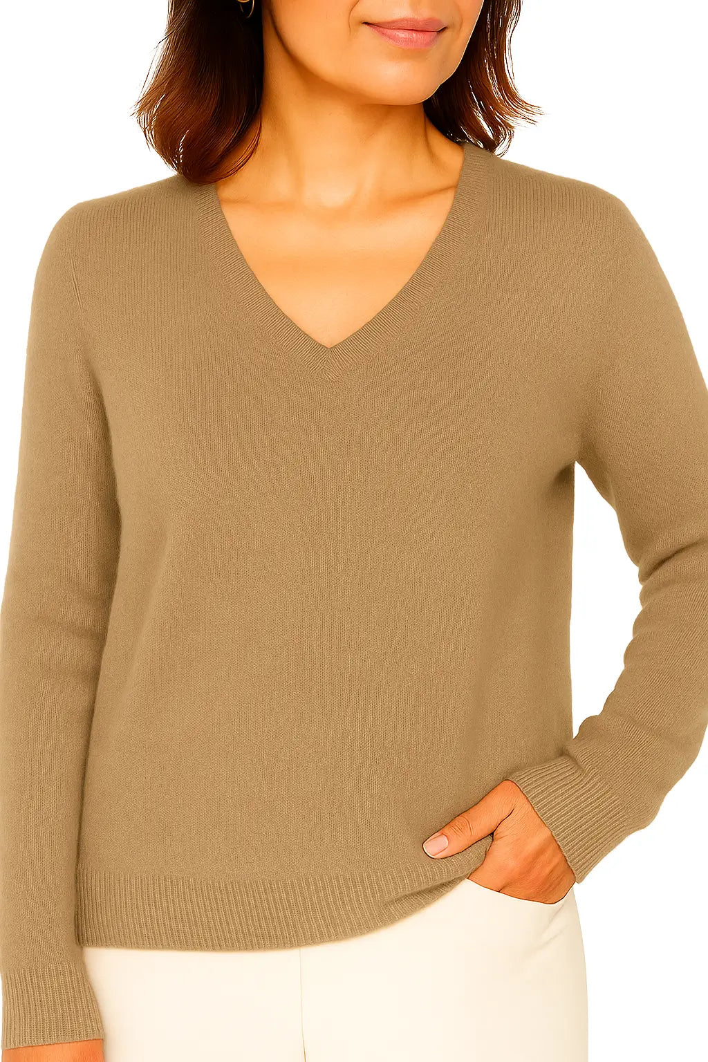 Mulher usando Suéter Feminino em La Merino com Decote V