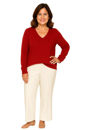Mulher usando Suéter Feminino em La Merino com Decote V
