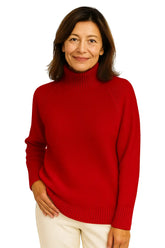 Mulher Usando Suéter Feminino em Lã Merino com Gola Alta