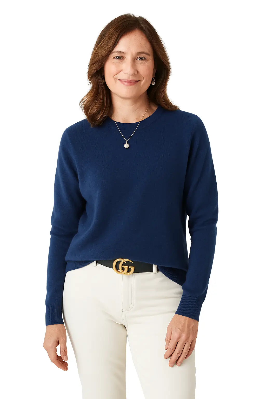 Mulher Vestida com Suéter Feminino em Lã Merino com Gola Redonda