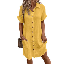 Vestido Aurora amarelo com estampa lisa delicada, ideal para ocasiões casuais e elegantes, com mangas curtas e caimento leve para o verão.