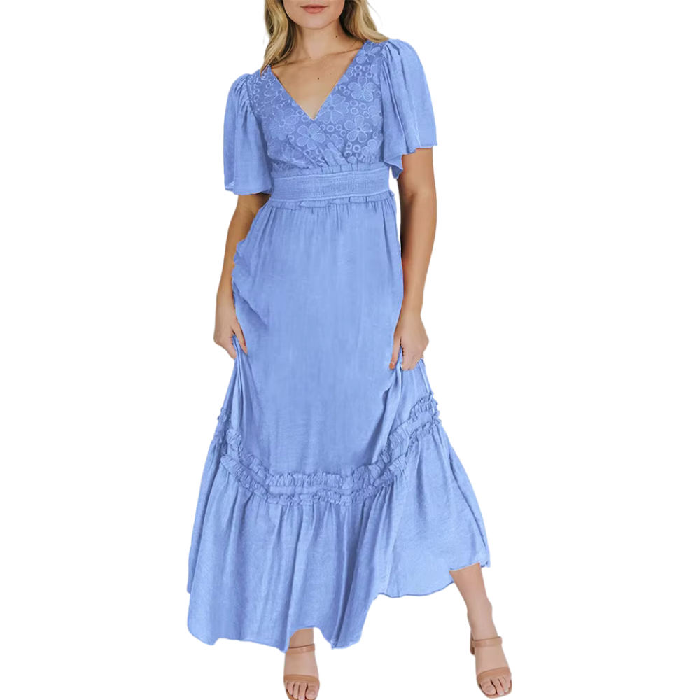 Vestido Aurora  azul com estampa lisa delicada, ideal para ocasiões casuais e elegantes, com mangas curtas e caimento leve para o verão.