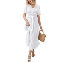 Vestido Aurora  branco com estampa lisa delicada, ideal para ocasiões casuais e elegantes, com mangas curtas e caimento leve para o verão.