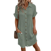 Vestido Aurora verde com estampa lisa delicada, ideal para ocasiões casuais e elegantes, com mangas curtas e caimento leve para o verão.