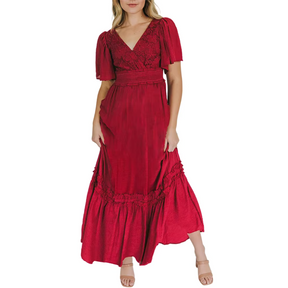 Vestido Aurora  Vermelho  com estampa lisa delicada, ideal para ocasiões casuais e elegantes, com mangas curtas e caimento leve para o verão.